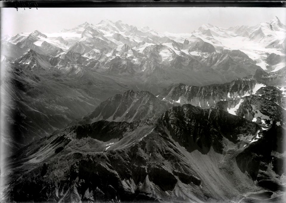 ETH-BIB-Brunnethorn, Turtmanntal, Mischabel v. N. aus 4000 m-Inlandflüge-LBS MH01-004347