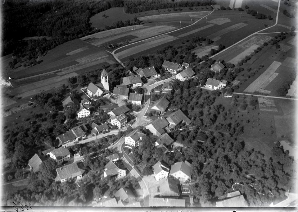 ETH-BIB-Brütten aus 200 m-Inlandflüge-LBS MH01-003066