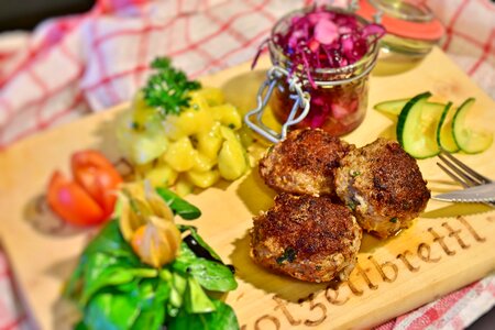 Dinner benefit from eat