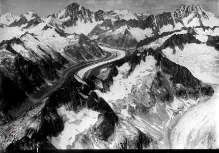 ETH-BIB-Brünberg, Bächlistock, Unteraargletscher, Finsteraarhorn, Schreckhörner v. O. aus 3200 m-Inlandflüge-LBS MH01-004853