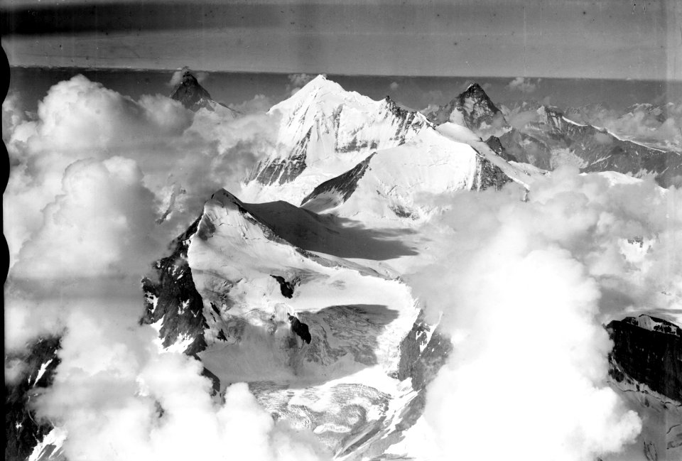 ETH-BIB-Brunegghorn, Bishorn, Weisshorn, Dent Blanche, Matterhorn v. N. O.-Inlandflüge-LBS MH01-005804