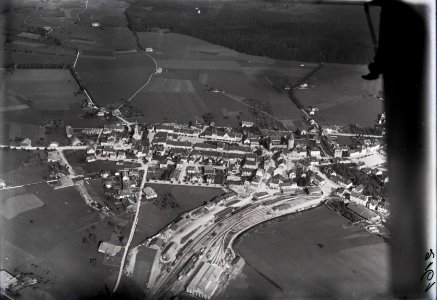 ETH-BIB-Bulle, Gesamtansicht v. W. aus 200 m-Inlandflüge-LBS MH01-002161