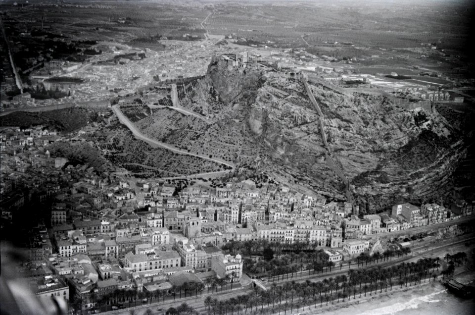ETH-BIB-Burg bei Alicante-Nordafrikaflug 1932-LBS MH02-13-0594