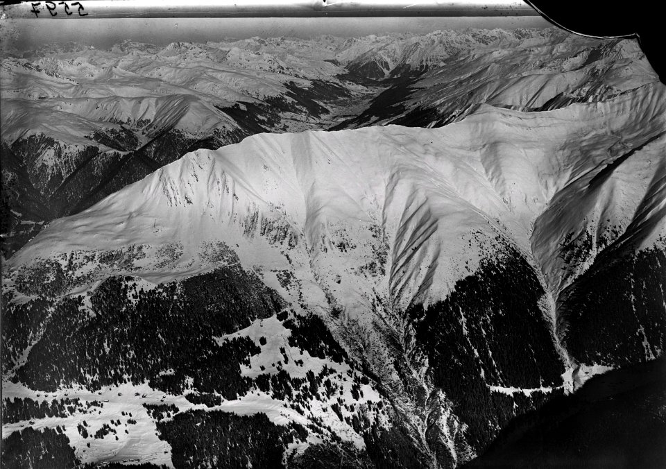 ETH-BIB-Büelenhorn, Davoserlandschaft v. S. W. aus 3200 m-Inlandflüge-LBS MH01-005597
