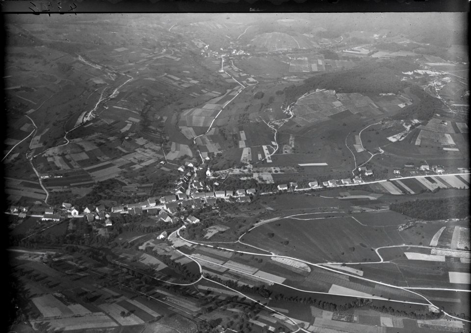 ETH-BIB-Bözen, Elfingen aus 600 m-Inlandflüge-LBS MH01-004376