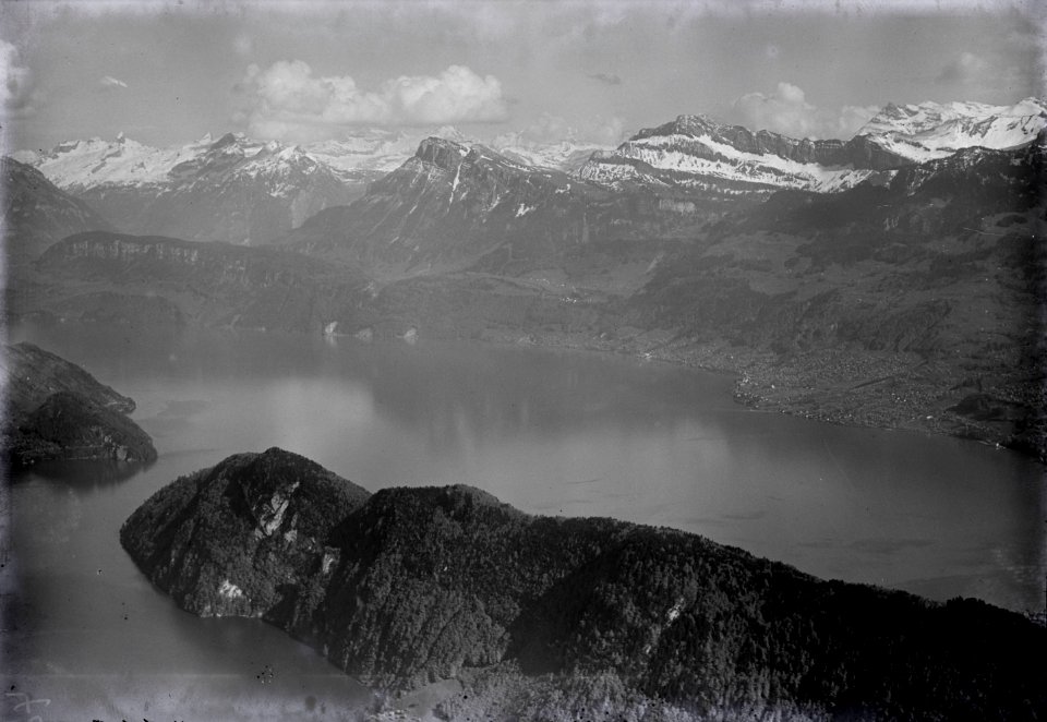ETH-BIB-Bürgenstock, Bürgen, Beckenried v. N. W. aus 1500 m-Inlandflüge-LBS MH01-004119