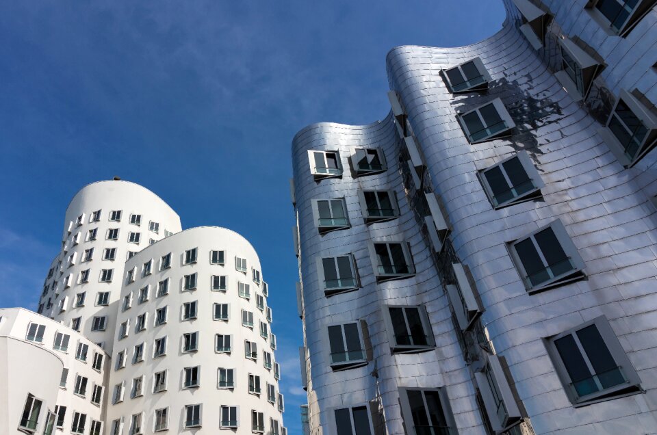 Building media harbour modern