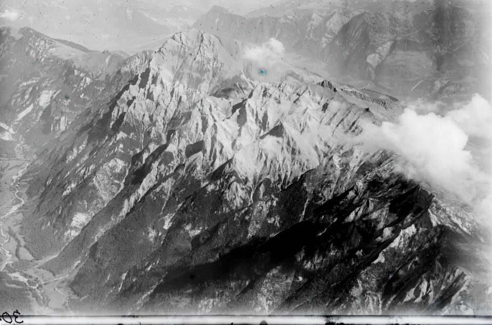ETH-BIB-Calanda, Calfeisental, Landquart aus 3000 m-Inlandflüge-LBS MH01-003049