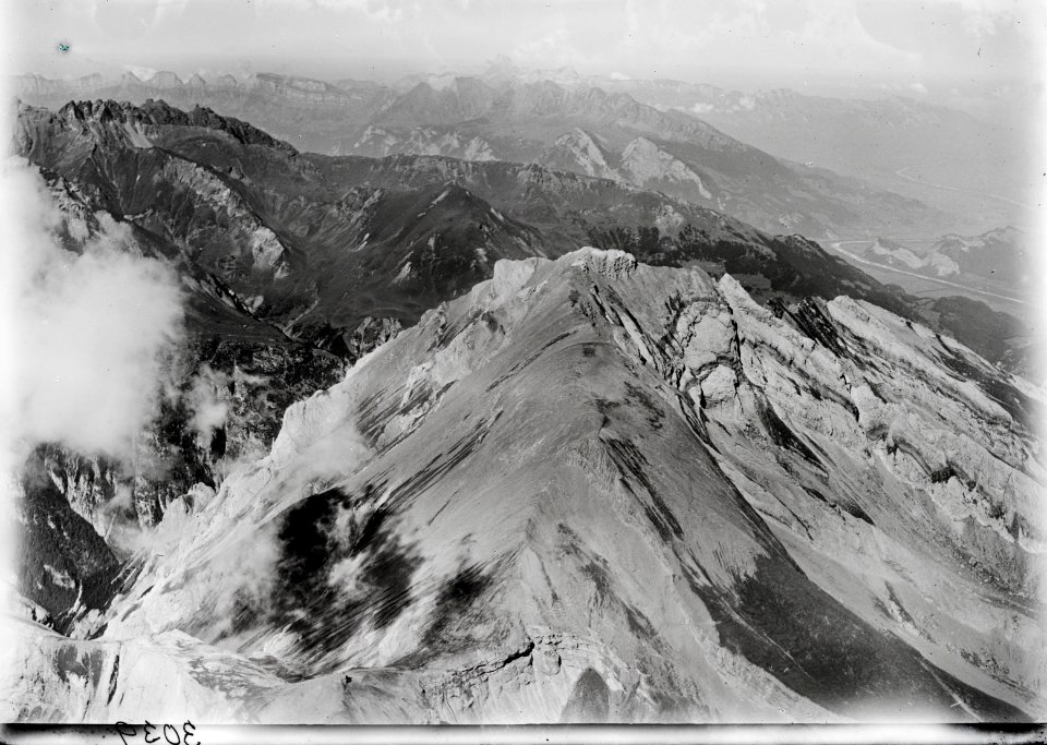 ETH-BIB-Calanda, Zanaihörner, Muntaluna, Pizol, Churfirsten v. S. aus 3400 m-Inlandflüge-LBS MH01-003039