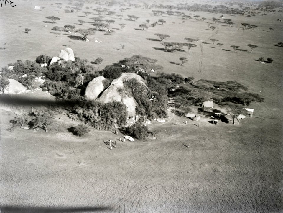 ETH-BIB-Camp Serengeti aus der Luft-Kilimanjaroflug 1929-30-LBS MH02-07-0311