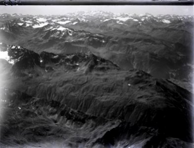ETH-BIB-Canardhorn, Jorithal, Pischahorn, Piz Vadrett, Bernina, Piz Kesch v. N. aus 3300 m-Inlandflüge-LBS MH01-003905