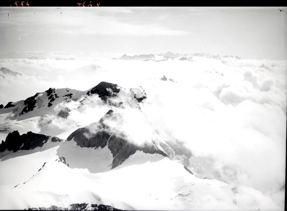 ETH-BIB-Chammliberg, Schärhorn, Urneralpen, Berneralpen v. N. O. aus 4000 m-Inlandflüge-LBS MH01-007771