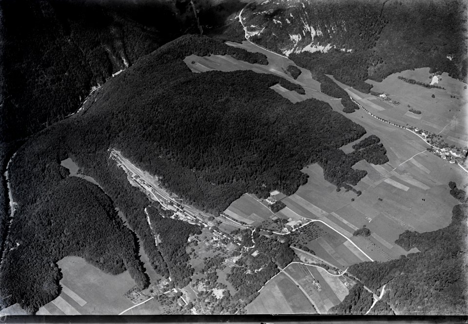 ETH-BIB-Chambrelien, Rochefort v. O. aus 1000 m-Inlandflüge-LBS MH01-005308