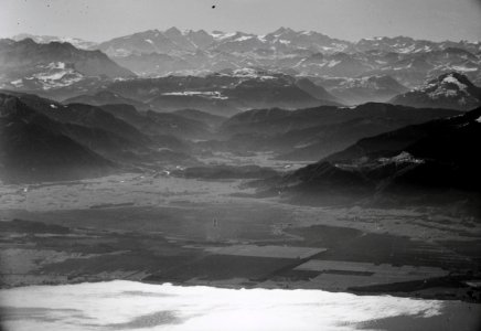 ETH-BIB-Chiemsee, dahinter die Alpen-Weitere-LBS MH02-33-0039
