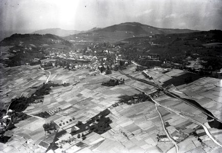 ETH-BIB-Chexbres, Tour de Gourze v. S. O. aus 600 m-Inlandflüge-LBS MH01-005982