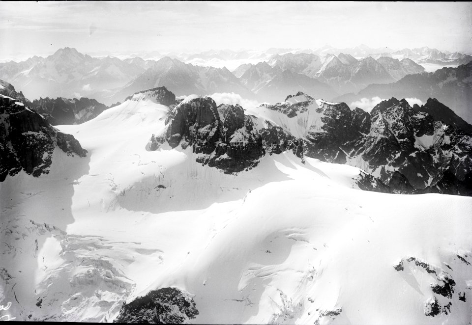 ETH-BIB-Chli Spannort, Spannortjoch v. W. aus 3200 m-Inlandflüge-LBS MH01-004709
