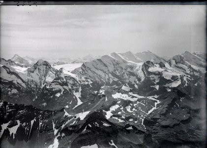 ETH-BIB-Chilchflue, Schilthorn, Hundshorn, Gspaltenhorn, Blüemlisalp v. O. aus 3500 m-Inlandflüge-LBS MH01-004325