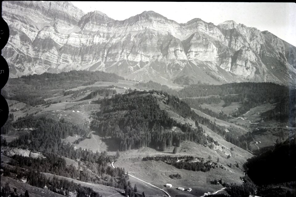 ETH-BIB-Chräzerli, Tierwis v. N. W. aus 1200 m-Inlandflüge-LBS MH01-005874