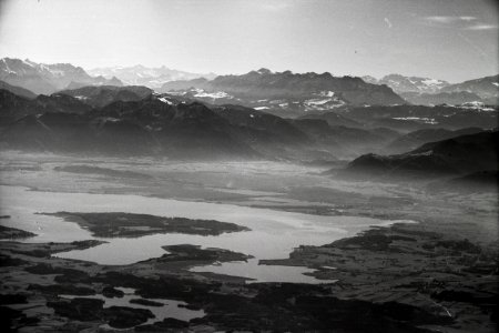 ETH-BIB-Chiemsee, dahinter die Alpen-Weitere-LBS MH02-33-0031