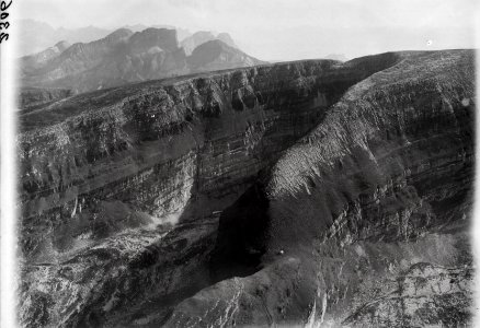 ETH-BIB-Churfirsten, Hinterrugg, Chäserrugg, Alvier v. N. W. aus 2400 m-Inlandflüge-LBS MH01-002306