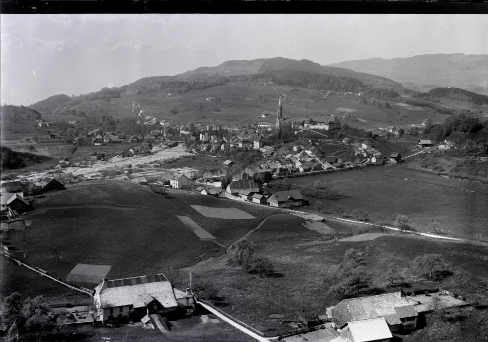 ETH-BIB-Châtel-Saint-Denis aus 200 m-Inlandflüge-LBS MH01-004569