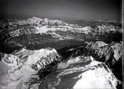 ETH-BIB-Churfirsten, Mürtschenalp, Murgtal, Silberspitz, Walensee, Säntis v. S. W. aus 3800 m-Inlandflüge-LBS MH01-001454