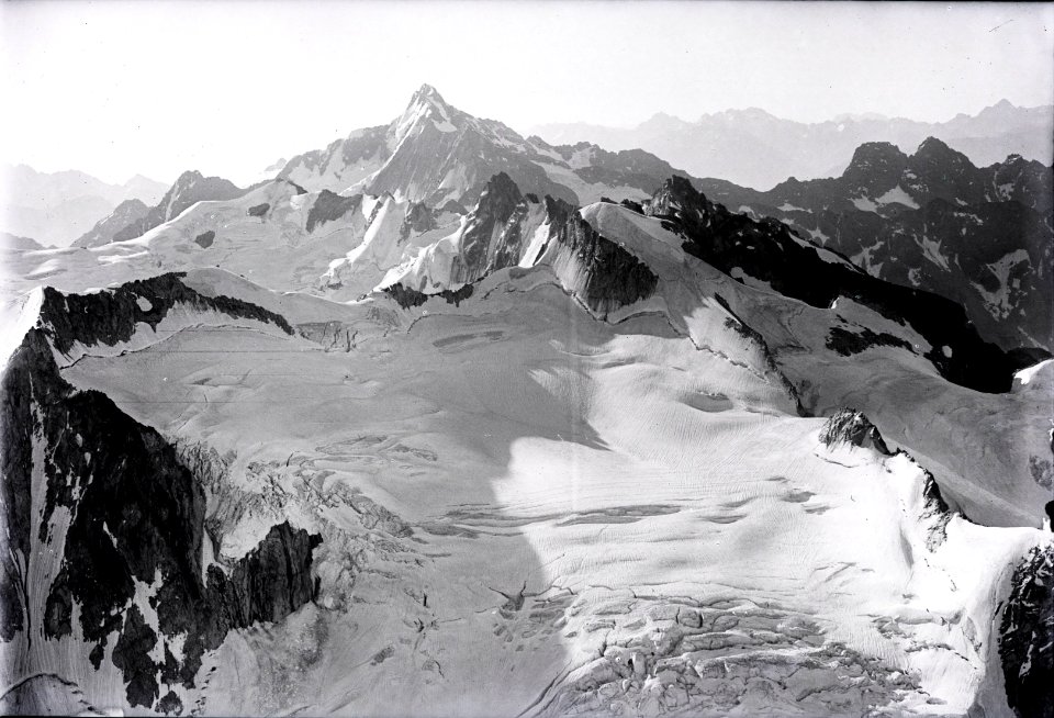 ETH-BIB-Cima di Castello, Monte Sissone, Monte Disgrazia v. W. aus 3600 m-Inlandflüge-LBS MH01-003766