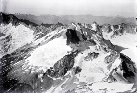 ETH-BIB-Cima di Rosso, Monte Disgrazia, Fornogletscher v. N. aus 3600 m-Inlandflüge-LBS MH01-003756