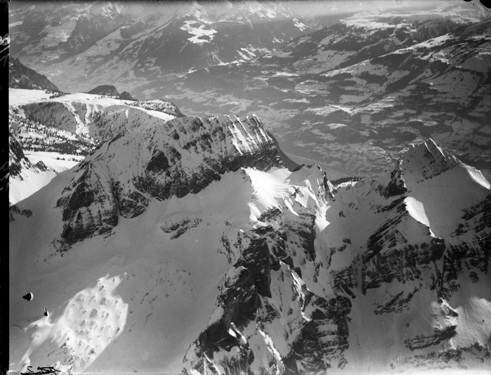 ETH-BIB-Churfirsten, Gamsberg, Sichelkamm v. N. O. aus 3000 m-Inlandflüge-LBS MH01-000119