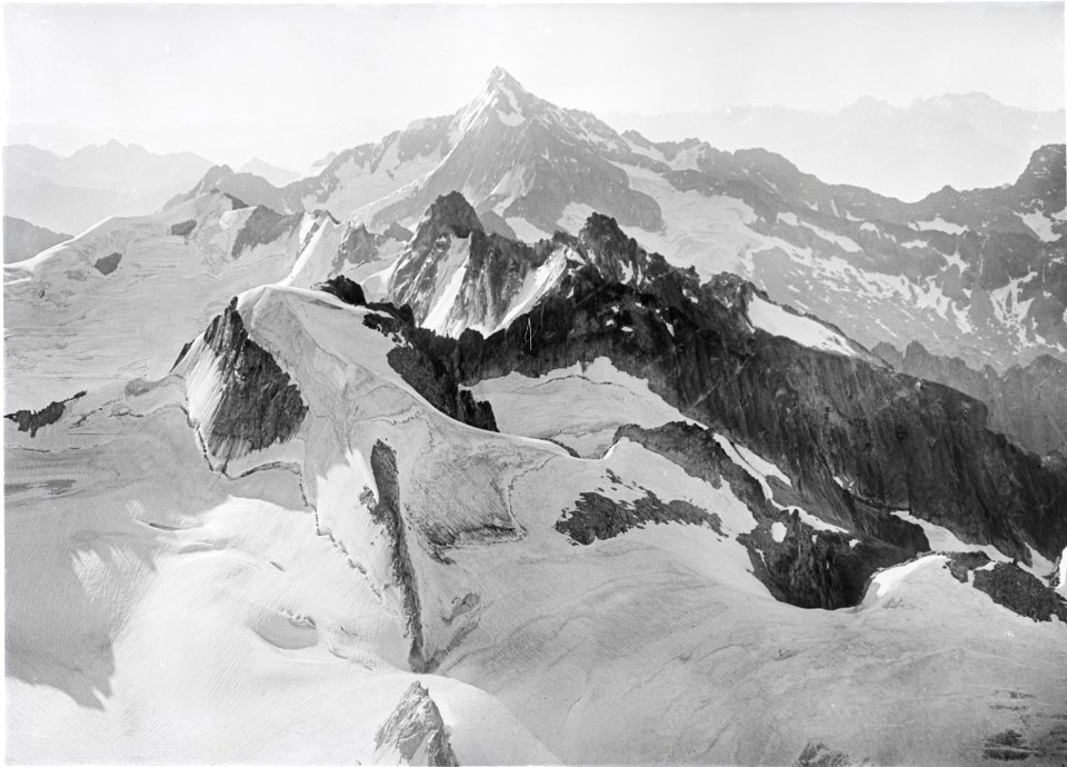 ETH-BIB-Cima di Castello, Monte Sissone, Monte Disgrazia v. N. aus 3600 m-Inlandflüge-LBS MH01-003764