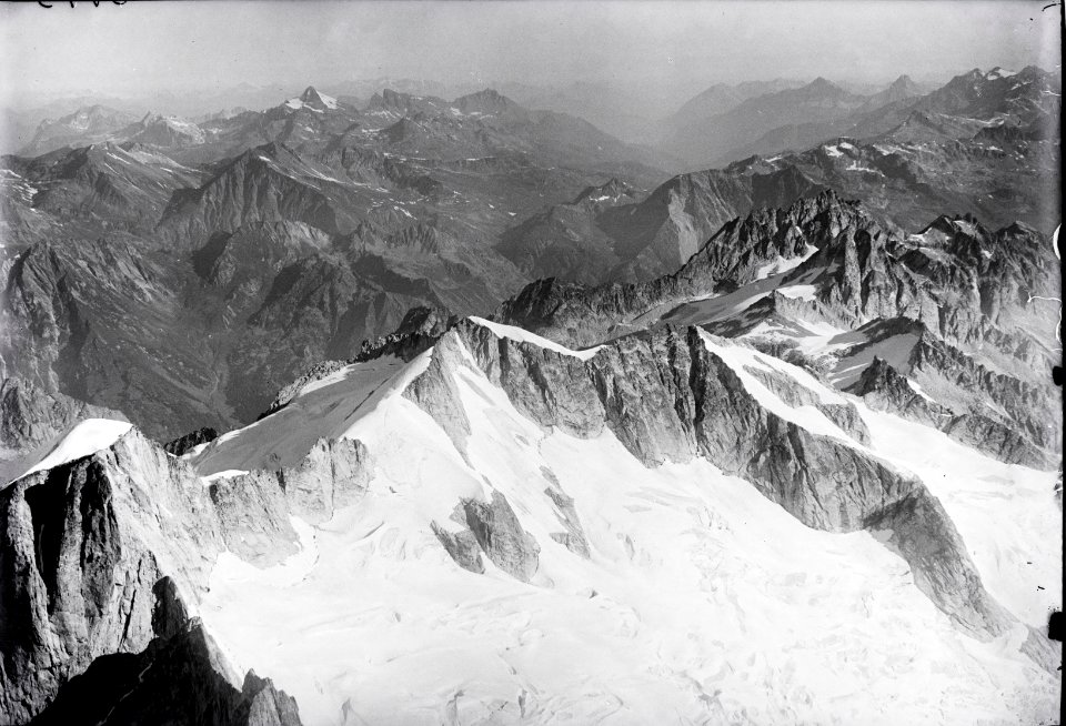 ETH-BIB-Cima dal Cantun, Cima di Castello, Oberhalbstein v. S. aus 3400 m-Inlandflüge-LBS MH01-003749