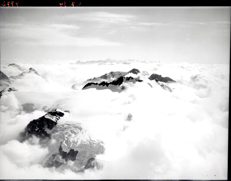 ETH-BIB-Claridengletscher, Düssi, Schärhorn, Berneralpen v. N. O. aus 4000 m-Inlandflüge-LBS MH01-007772