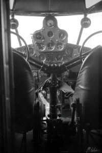 ETH-BIB-Cockpit der Curtiss AT-32C Condor, CH-170 in Dübendorf-Inlandflüge-LBS MH05-32-12
