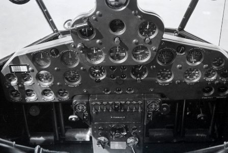 ETH-BIB-Cockpit der Curtiss AT-32C Condor, CH-170 in Dübendorf-Inlandflüge-LBS MH05-32-16