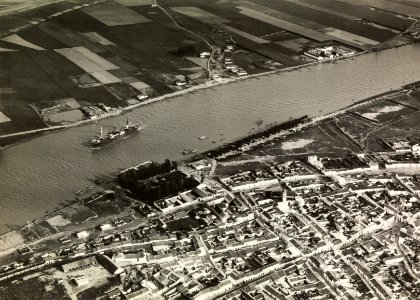 ETH-BIB-Coria del Rio, Sevilla, Andalusien, Schiff auf Guadalquivir-Mittelmeerflug 1928-LBS MH02-05-0014-A