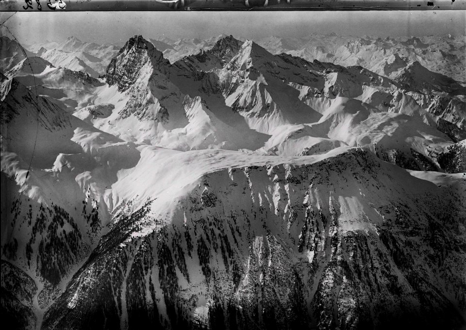 ETH-BIB-Corn da Tinizong, Piz Mitgel, Piz Palpuogna v. S. aus 3500 m-Inlandflüge-LBS MH01-005582