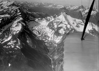 ETH-BIB-Corn da Tinizong, Piz Mitgel, Val Spadlatscha v. N. aus 3500 m-Inlandflüge-LBS MH01-000890