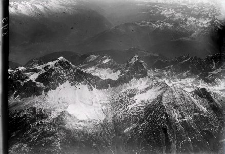 ETH-BIB-Corn da Tinizong, Piz Mitgel v. S. W. aus 3800 m-Inlandflüge-LBS MH01-000893