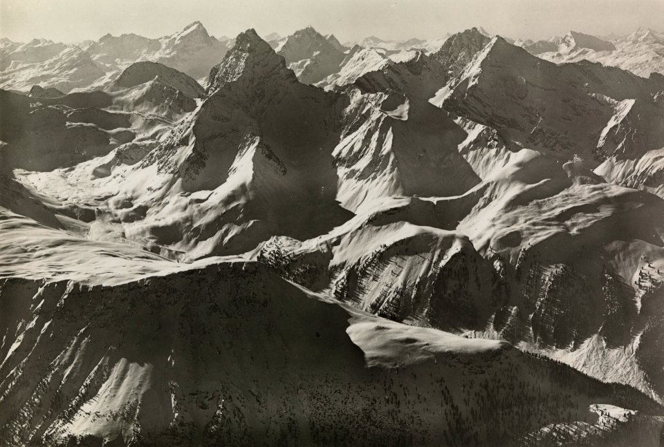 ETH-BIB-Corn da Tinizong, Piz Mitgel, Piz Platta v. O. aus 3500 m-Inlandflüge-LBS MH01-005581