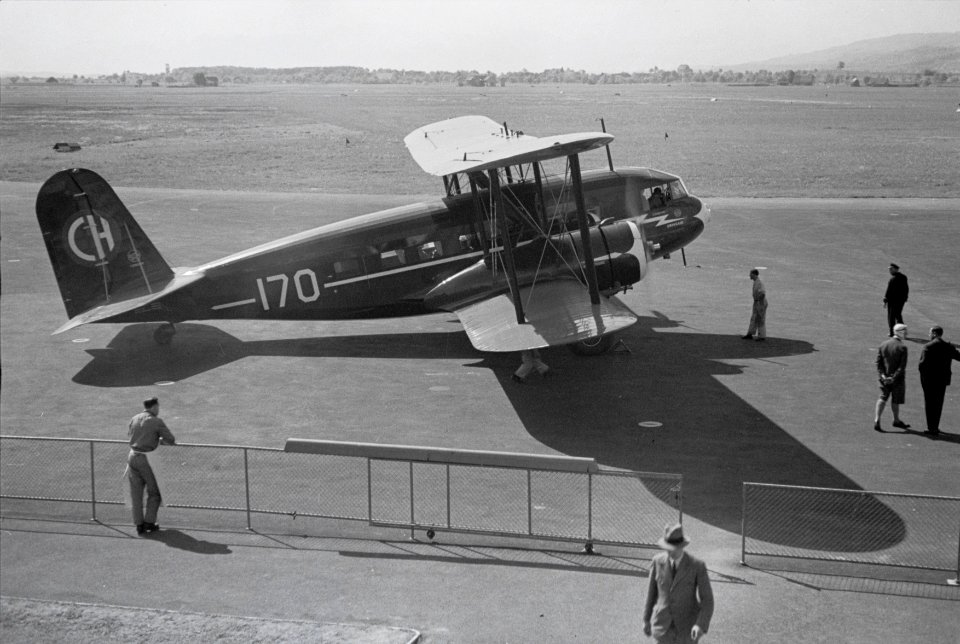 ETH-BIB-Curtiss AT-32C Condor, CH-170 am Boden in Dübendorf-Inlandflüge-LBS MH05-32-04