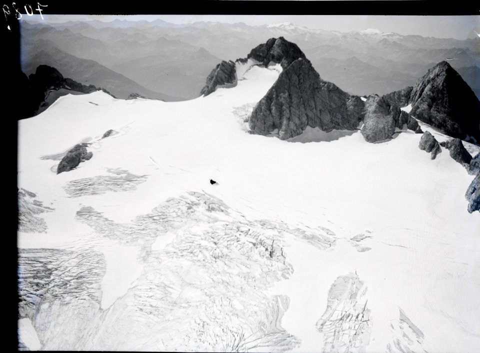 ETH-BIB-Dachsteinstock v. Norden, Hoher Dachstein, Mitterspitz-Inlandflüge-LBS MH01-007089