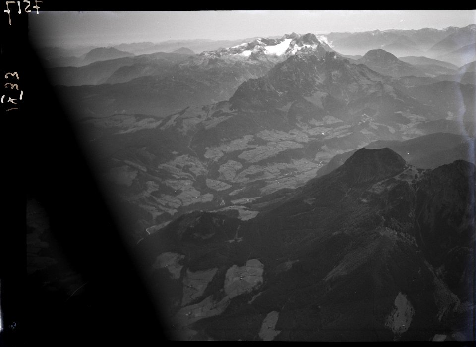 ETH-BIB-Dachstein mit Gosaukamm, Anflug von Norden-Inlandflüge-LBS MH01-007517
