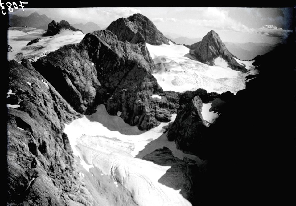 ETH-BIB-Dachsteinstock v. Norden, Hoher Dachstein, Schneelochturm-Inlandflüge-LBS MH01-007083
