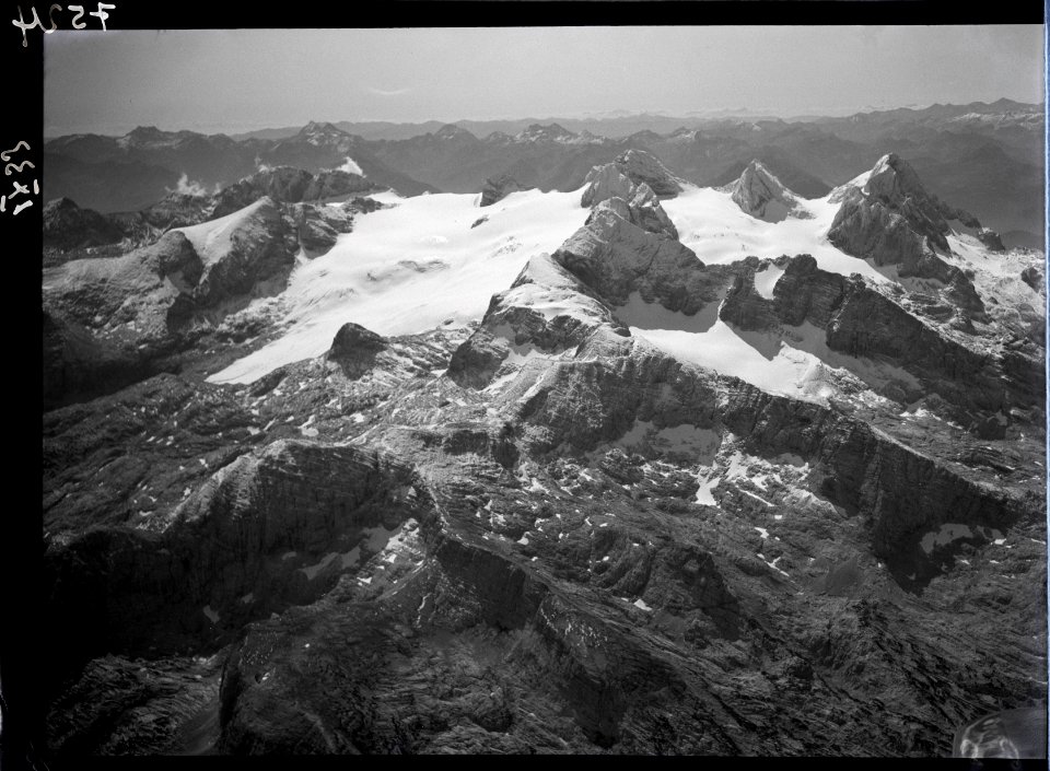 ETH-BIB-Dachstein mit Hallstätter Gletscher, Anflug von Norden-Inlandflüge-LBS MH01-007524