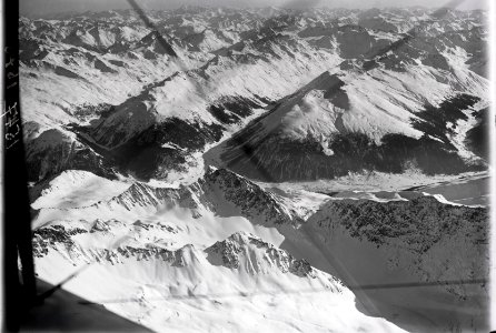 ETH-BIB-Davos, Ausgang des Flüela-, Dischma- und Sertigtales, Strelapass v. N. W. aus 4000 m-Inlandflüge-LBS MH01-001543