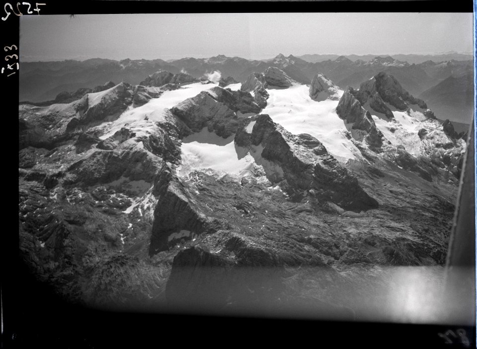 ETH-BIB-Dachstein mit Hallstätter Gletscher, Anflug von Norden-Inlandflüge-LBS MH01-007522