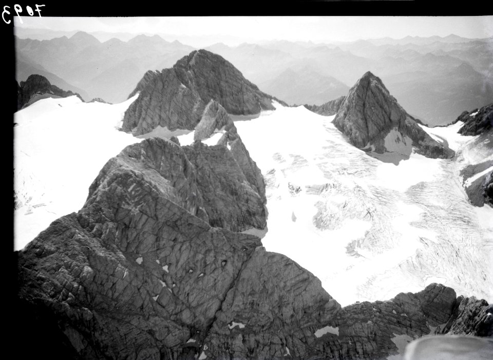 ETH-BIB-Dachsteinstock mit Hallstättergletscher-Inlandflüge-LBS MH01-007093