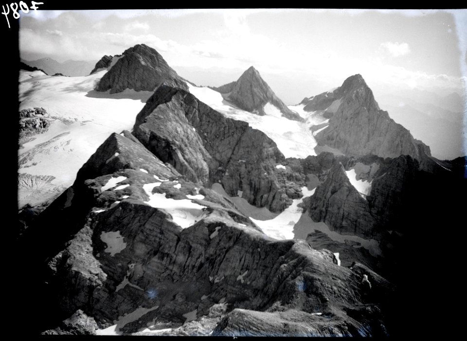 ETH-BIB-Dachsteinstock v. Norden, Hoher Dachstein, Schneelochturm, Hoher Schreiberwandkopf-Inlandflüge-LBS MH01-007084