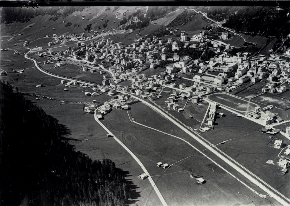 ETH-BIB-Davos-Platz aus 300 m-Inlandflüge-LBS MH01-003847