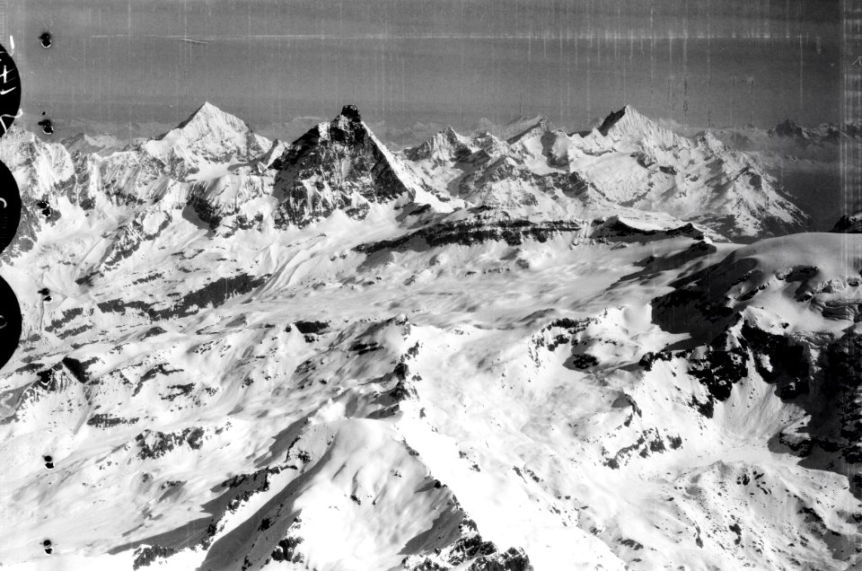 ETH-BIB-Dent Blanche - Matterhorn - Weisshorn von S.O. aus 4800 m Höhe-Mittelmeerflug 1928-LBS MH02-05-0145